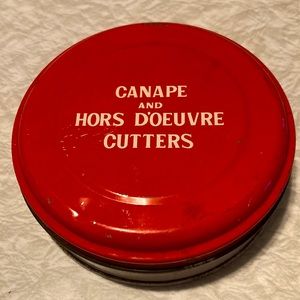 Canapés and hors d’oeuvre cutters 12 in a case vintage